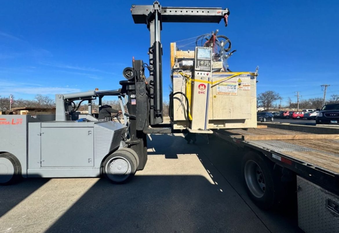 Overcoming Logistics Challenges in Heavy Equipment Moving